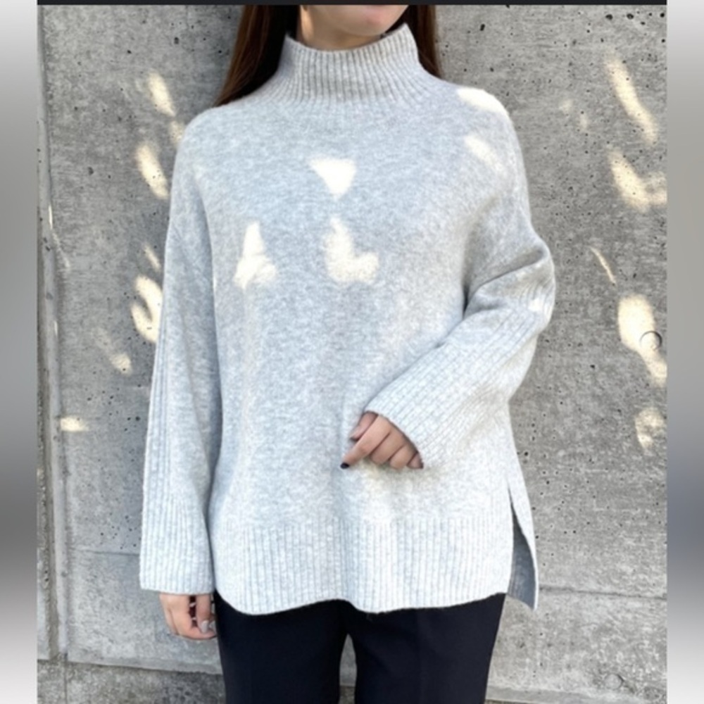 Topshop Light Gray Ribbed Turtleneck Sweater